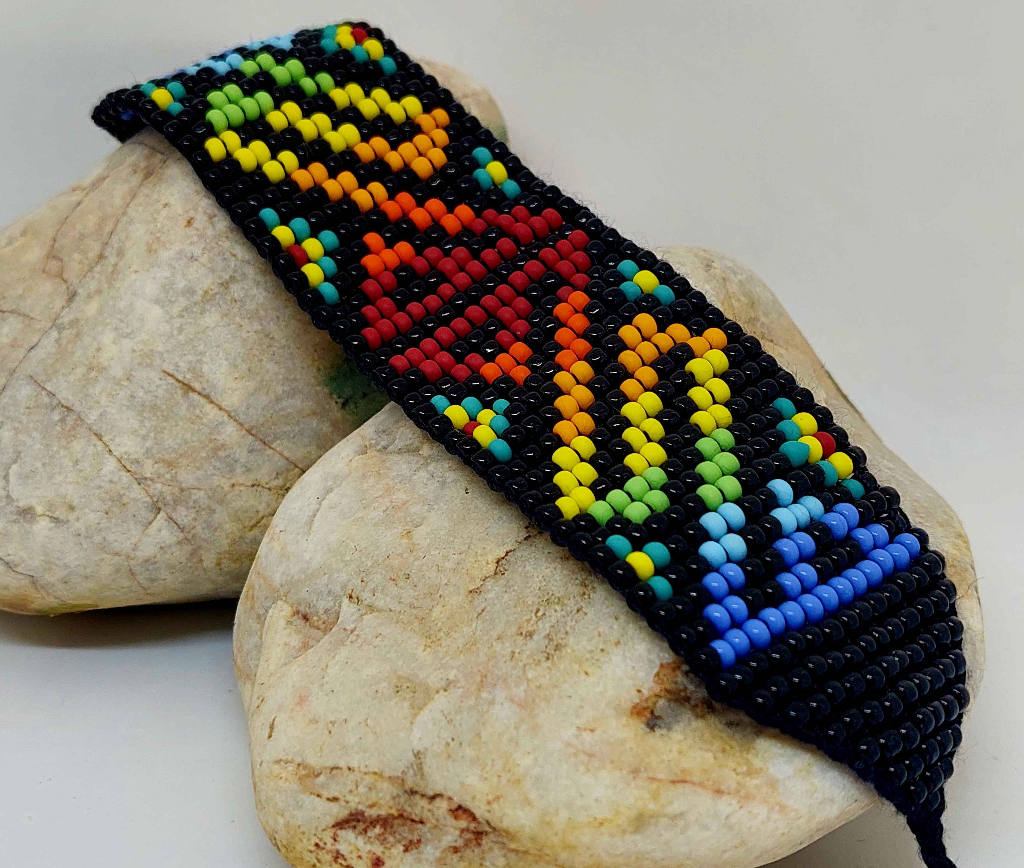 Náramok Native VI.